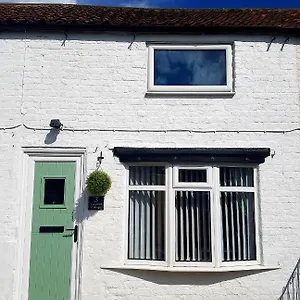 ladybird-cottage-yorkshire-wolds-dog-friendly.yorkshirehotels.net/